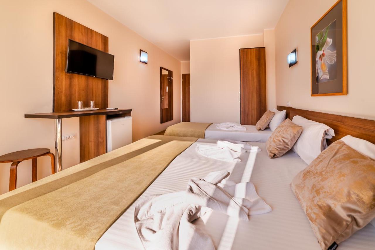 Casa Royal Pe Plaja Belona בית הארחה אפורי נורד