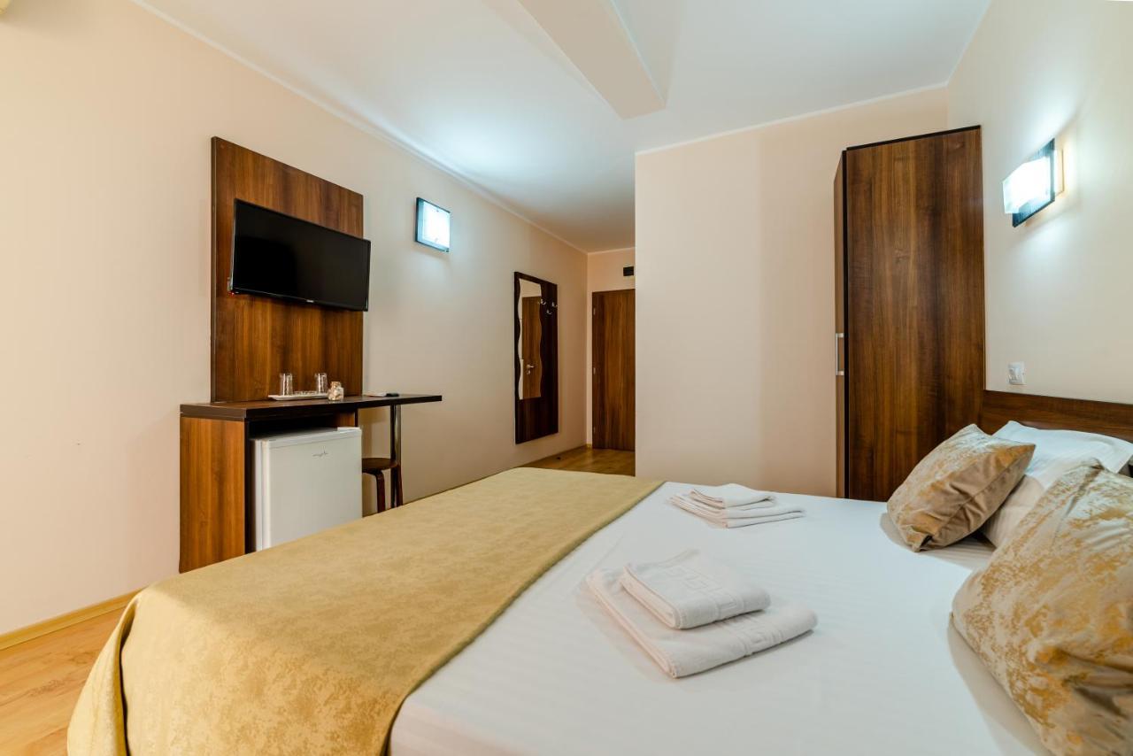 Casa Royal Pe Plaja Belona 3*